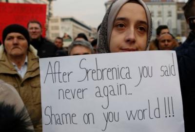 «После Сребреницы вы говорили: никогда больше. Позор тебе, мир!» «После Сребреницы вы говорили: никогда больше. Позор тебе, мир!»