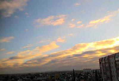 В разных широтах в разные времена года Солнце опускается за горизонт на разную глубину В разных широтах в разные времена года Солнце опускается за горизонт на разную глубину