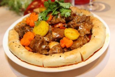«О те, которые уверовали! Вкушайте дозволенные блага, которыми Мы наделили вас...» «О те, которые уверовали! Вкушайте дозволенные блага, которыми Мы наделили вас...»
