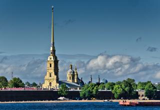 Петропавловская крепость и Соборная мечеть