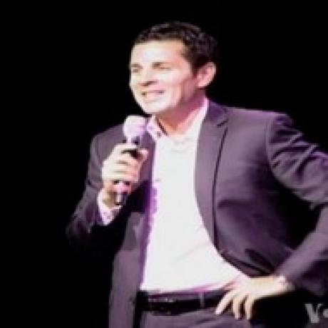 Комик Дин Обейдалла использует силу смеха, чтобы разоблачить стереотипы и объяснить, что значит быть мусульманином. США: Артисты-мусульмане развеивают негативные представления об исламе