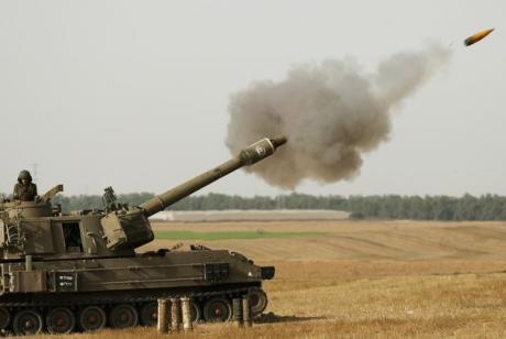 На девятый день израильской авиационной операции против ХАМАСа количество жертв среди мирных палестинцев превысило 200 человек Министр иностранных дел Израиля требует наземной операции в Газе