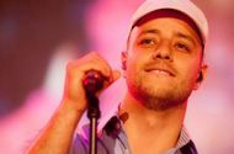 Концерты знаменитого исполнителя в стиле R&B, композитора и продюсера Махера Заина проходили с 23 октября по 3 ноября. «Звуки света» Махера Заина обратились средствами для помощи сирийцам