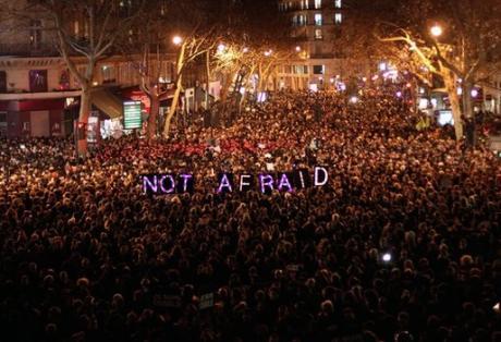 Во многих странах люди вышли на улицы, чтобы почтить память убитых и выступить против действий террористов Французские мусульмане осудили теракт в Париже и призвали к бдительности
