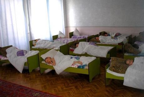 Состоятельный человек отдал под приют свою 3-этажную виллу Состоятельный азербайджанец отдал свою виллу под приют для детей