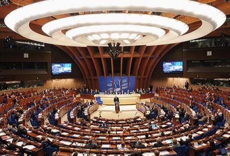Несмотря на то что резолюции ПАСЕ не имеют силы законов, они принимаются во внимание государствами-участниками Совет Европы пересмотрел свои рекомендации относительно обрезания