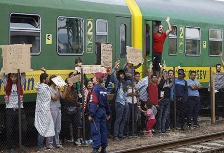 За 9 месяцев этого года опасное путешествие в Европу предприняло 350 тысяч мигрантов Венгерского премьера раскритиковали за антимусульманские высказывания