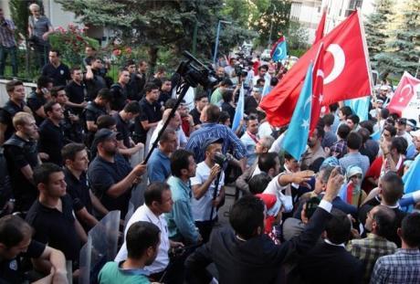 В Турции прошли демонстрации против китайского правительства Китай не признает наличия «уйгурской проблемы»