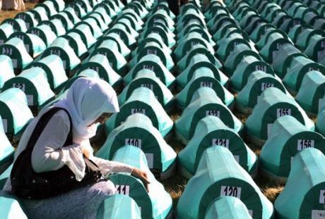В церемонии прощания в Високо приняли участие сотни людей В церемонии прощания в Високо приняли участие сотни людей