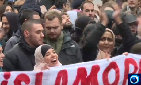 Марш призвал остановить дискриминацию и агрессию против мусульман по всей стране Марш призвал остановить дискриминацию и агрессию против мусульман по всей стране