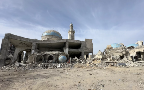 Вид на мечеть шейха Зайда с голубым куполом, разрушенную в результате нападения Израиля, Газа, 8 января 2024 года Израиль разрушил 380 мечетей с 7 октября