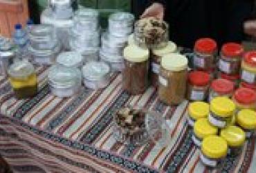 Жительницы Арабских Эмиратов конкурируют на рынке традиционных изделий