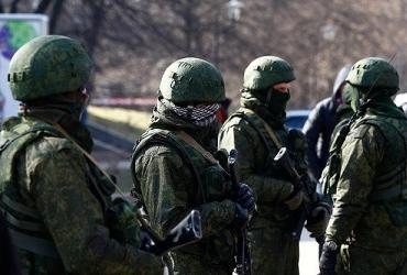 Теперь предстоит увидеть, отразятся ли события в Украине на ситуацию в Египте и в Сирии, где продолжается убийство людей, став заложником геополитической игры мировых держав.