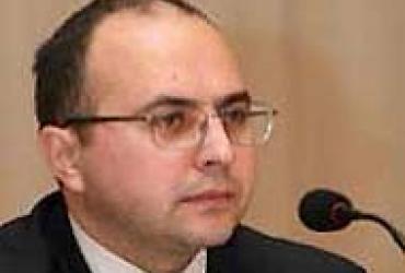 Доктор философии, известный общественный и религиозный деятель Азербайджанской Республики, специалист в области мусульманской теологии, истории философии и религии, автор смыслового перевода Корана на русский язык Эльмир Кулиев